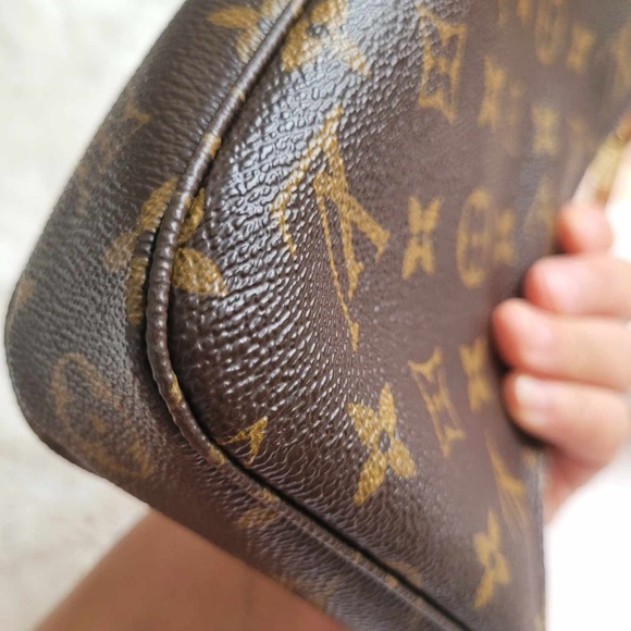 Louis Vuitton Monogram Pochette Accessories Purse - Picture 9 of 13